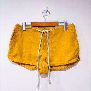 O'NEILL Yellow linen shorts